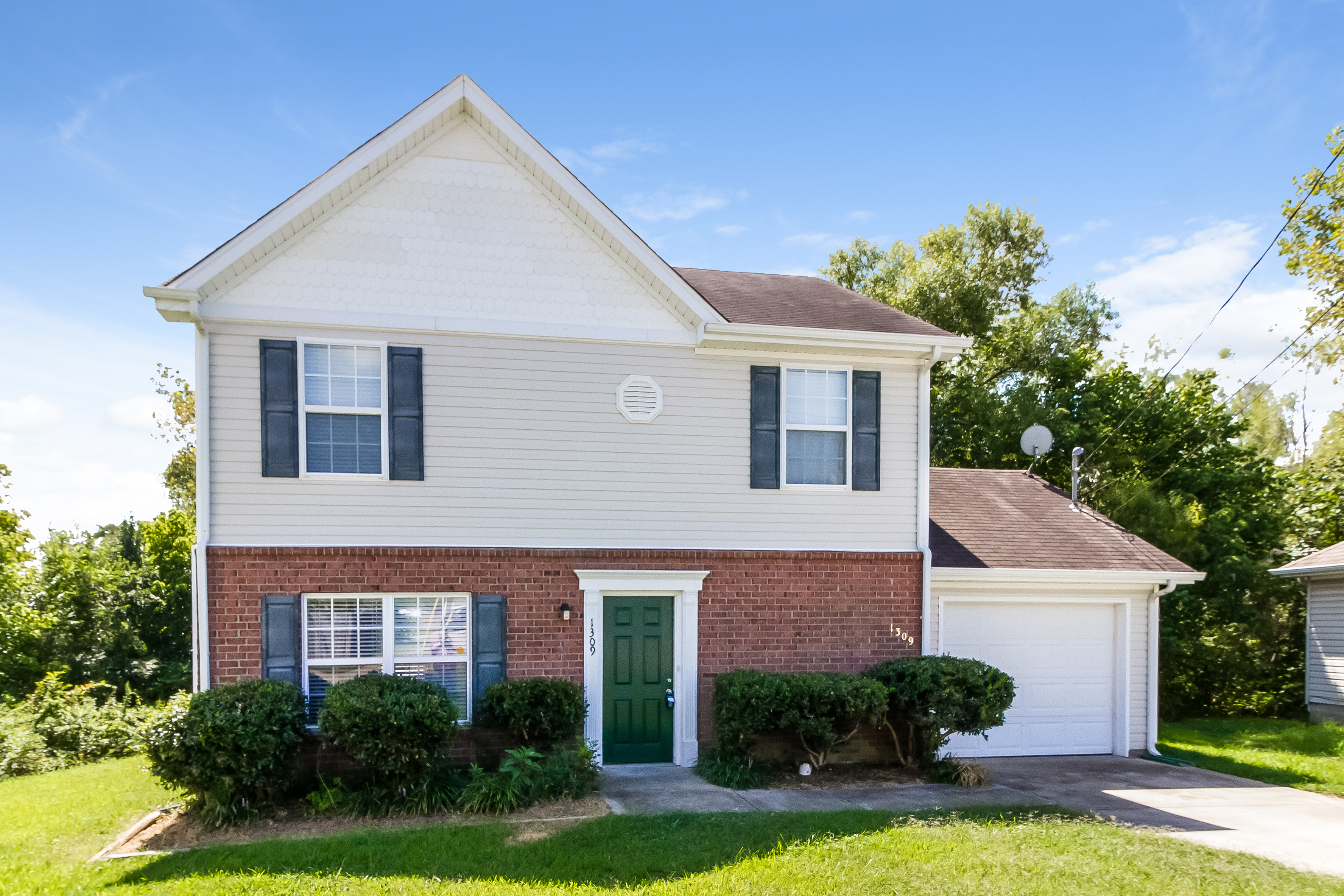 1309 E Nir Shreibman Blvd La Vergne, TN 37086